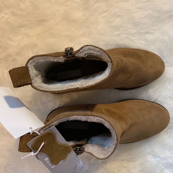 H&M brown suede fuzzy lined boots. - Picture 5 of 6